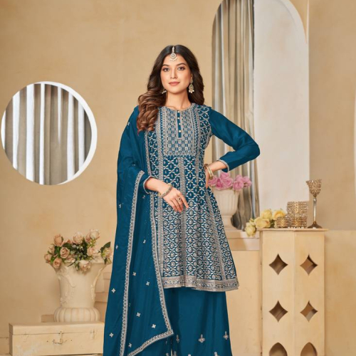 traditional womens clothing from Bangladesh 