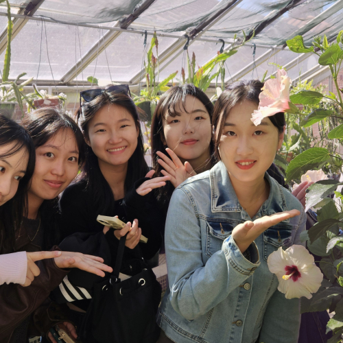 Students visiting the UNI Botanical Center 